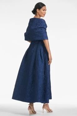 The Hug Shawl - Midnight 7 The Hug Shawl - Midnight -Feminine Style Shop BELLEDRESS HUGSHAWL MIDNIGHT BACK