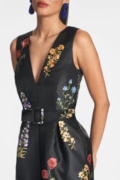 Marsden Gown - Noir Bouquet -Feminine Style Shop MARSDENGOWN BELTED NOIRBOUQUET DETAILS