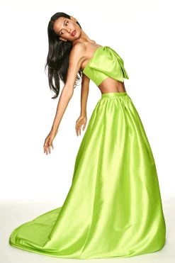 Sydney Skirt - Electric Lime 11 Sydney Skirt - Electric Lime -Feminine Style Shop SHOT 03 105 8180e815 0af9 4acb 8cc5 86ca7794edc9