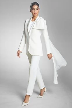 Viveca Blazer - Ivory -Feminine Style Shop VivecaBlazer Ivory Front8 b73b47f5 0818 459d 96d7 078acfedd92d